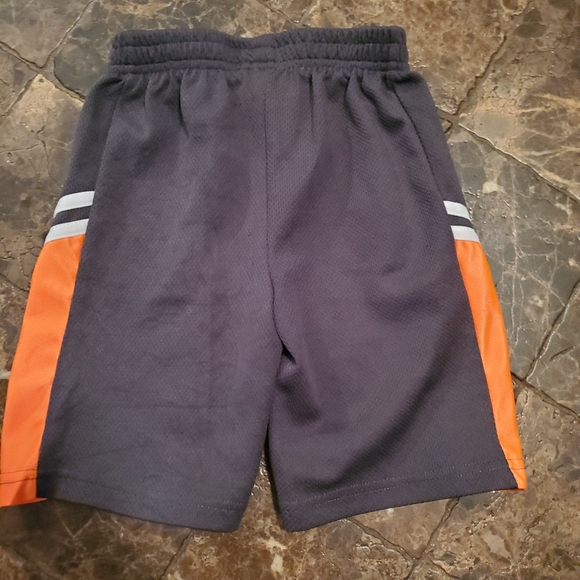 5/25 STX grey blck Orange 100% poly Shorts 4T NWOT - Picture 2 of 3